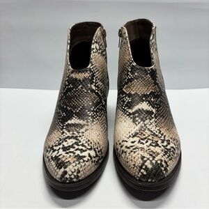 ✨Pierre Dumas Snake-Print Ankle Booties Size 9